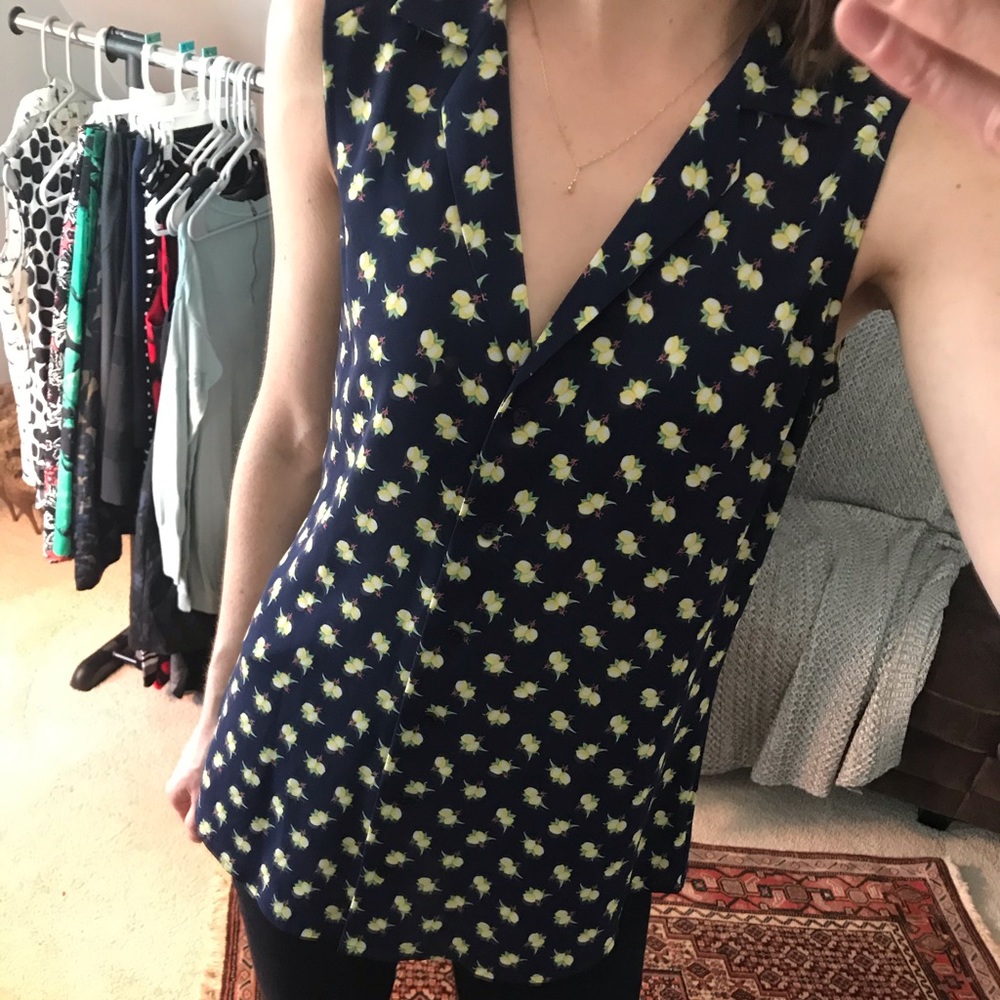 Express Sleeveless Blouse with Lemon 🍋 Print